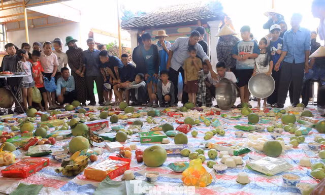 Độc đáo lễ “cướp cô hồn” ngày Rằm tháng Bảy