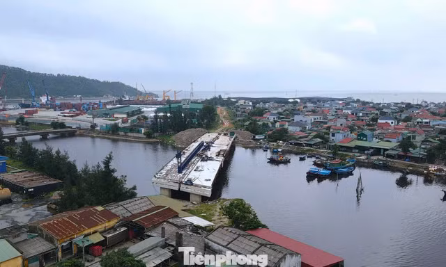 'Vỡ tiến độ' tuyến đường gần 1km, hơn 200 tỷ đồng