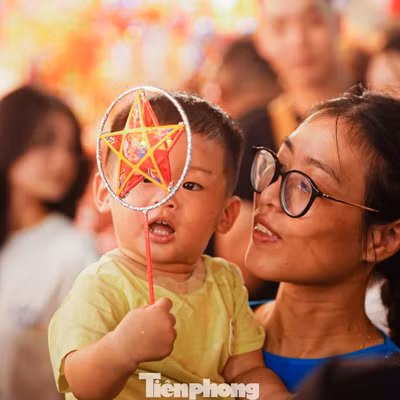 Đón Trung thu tối giản của một gia đình trẻ