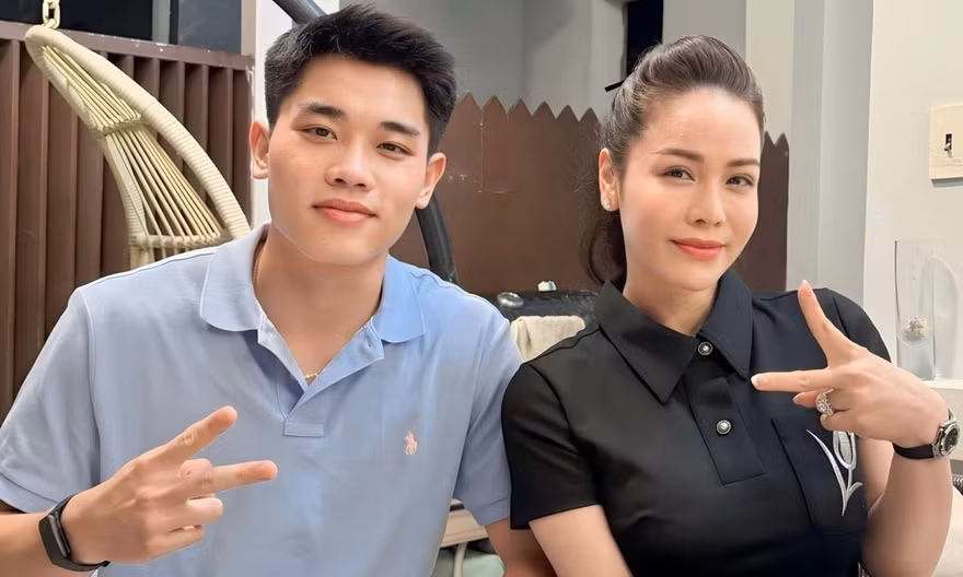 Ảnh gây sốt của Nhật Kim Anh và Đình Bắc