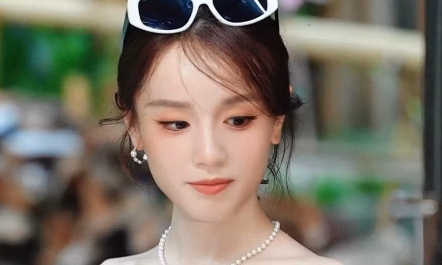 Trương Nhã Kỳ bị cắt sóng