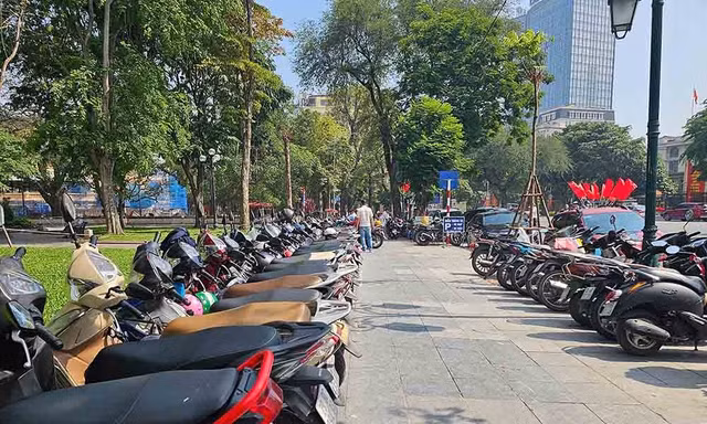 Bố trí bãi xe 800m2 gần hồ Gươm phục vụ người dân dịp Tết Nguyên đán