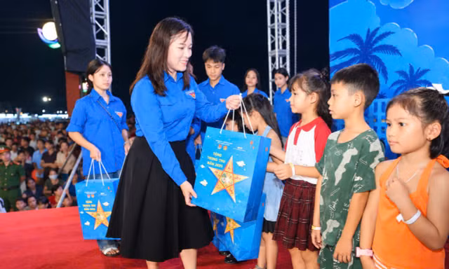 Thiếu nhi Thái Nguyên vui hội trăng rằm