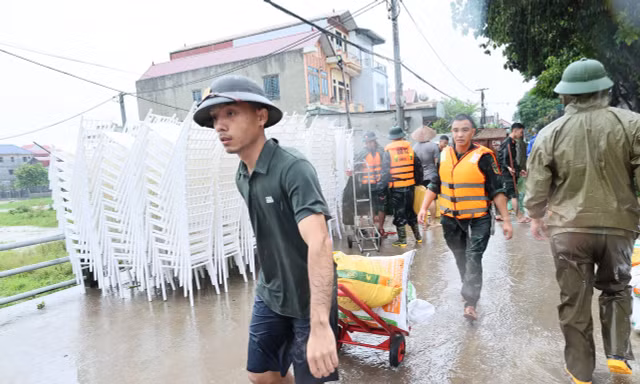 Hà Nội: Thực hư tin ‘vỡ đê’ ở xã Quảng Bị