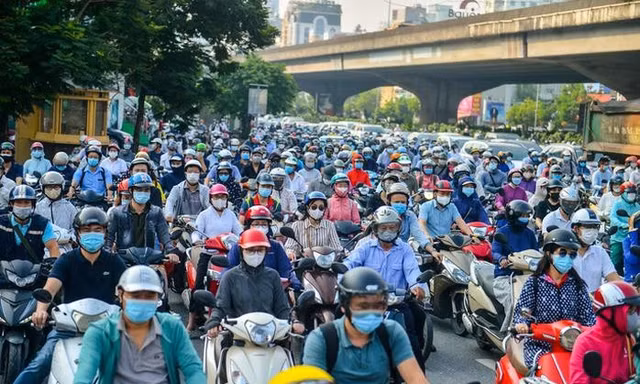 Kiến nghị sớm ban hành chính sách hỗ trợ chuyển đổi xe xăng sang xe điện