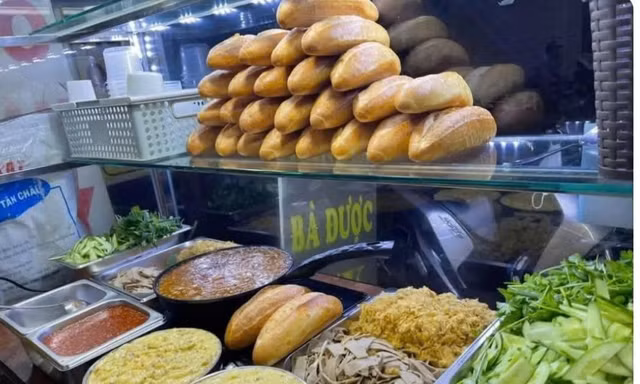 Bánh mì Bà Được xin lỗi sau vụ 167 người nhập viện