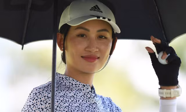 Gần 30 golfer nữ đội nắng tranh tài ở Tiền Phong Golf Championship - Non sông một dải 2026
