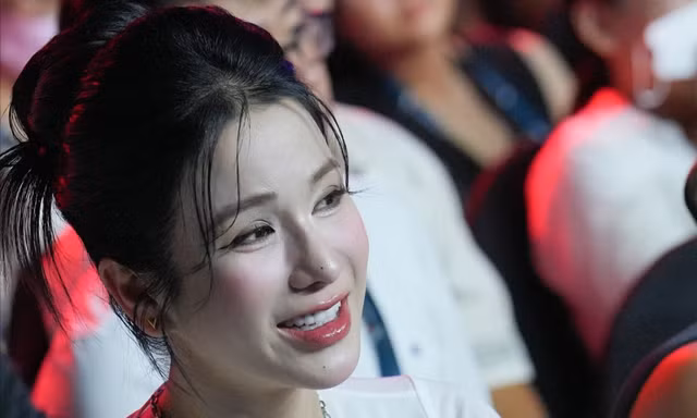 Con dao hai lưỡi nhìn từ thị phi đời tư của Diệp Lâm Anh 