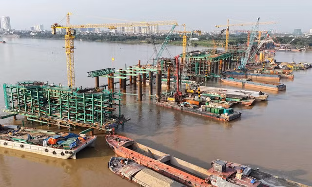 Hà Nội đốc thúc 3 đại dự án cầu: Không để một nhà thầu làm tê liệt tiến độ