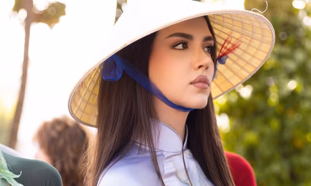 111 hoa hậu mặc áo dài bên tháp Chăm hơn 1.000 tuổi
