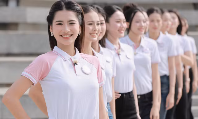 Thí sinh Hoa hậu Việt Nam được du khách quốc tế khen 