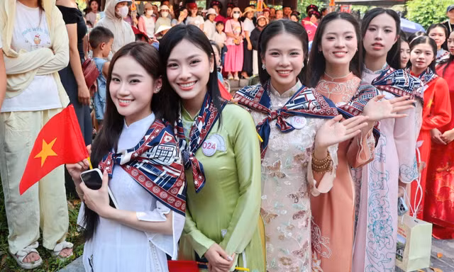 Trọn vẹn một ngày khám phá Thăng Long - Kinh Bắc trên Chuyến tàu Độc lập 5 cửa ô