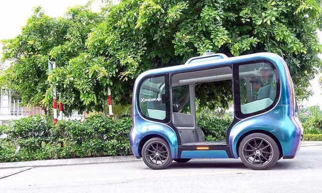 Hà Nội thử nghiệm xe buýt tự hành, robot giao hàng tự động