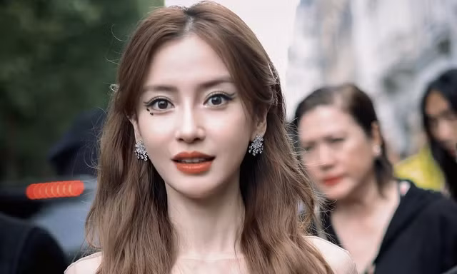 Ngày buồn của Angelababy