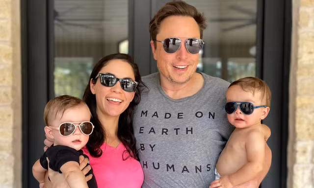 Elon Musk chia tay bạn gái 