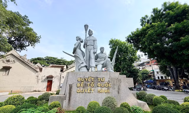 Hà Nội dự kiến di dời tượng đài ‘Quyết tử để Tổ quốc quyết sinh’ 