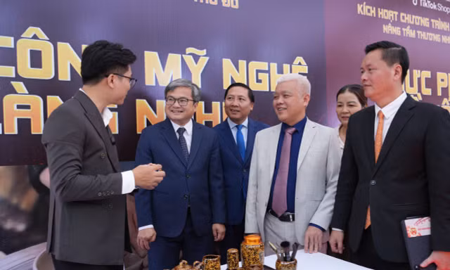 Hà Nội kích hoạt 'Gian hàng số' và kênh TikTok 'OCOP Hà Nội'