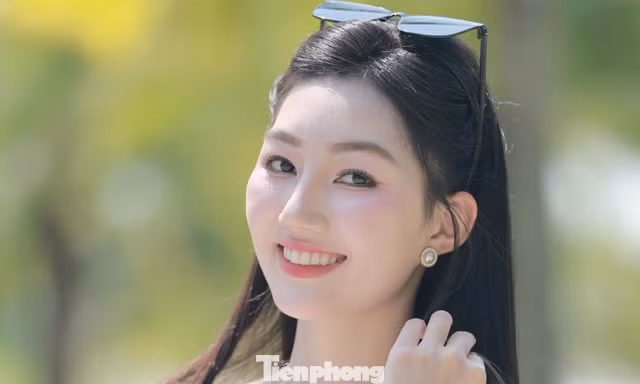 Nữ sinh Học viện Ngân hàng 19 tuổi mê viết thư pháp ở Hoa hậu Việt Nam 