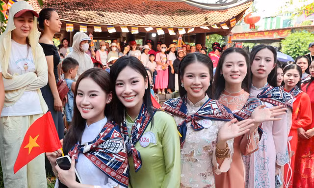 Trọn vẹn một ngày khám phá Thăng Long - Kinh Bắc trên Chuyến tàu Độc lập 5 cửa ô