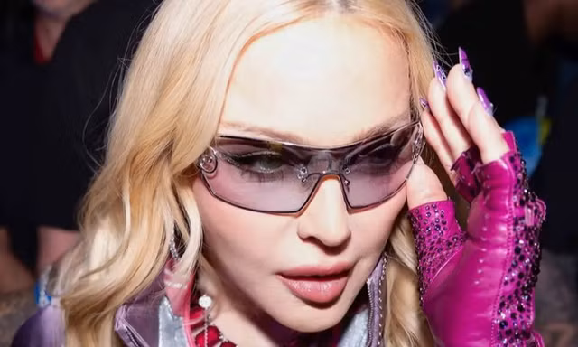 Madonna và cuộc chiến với tuổi tác trong showbiz