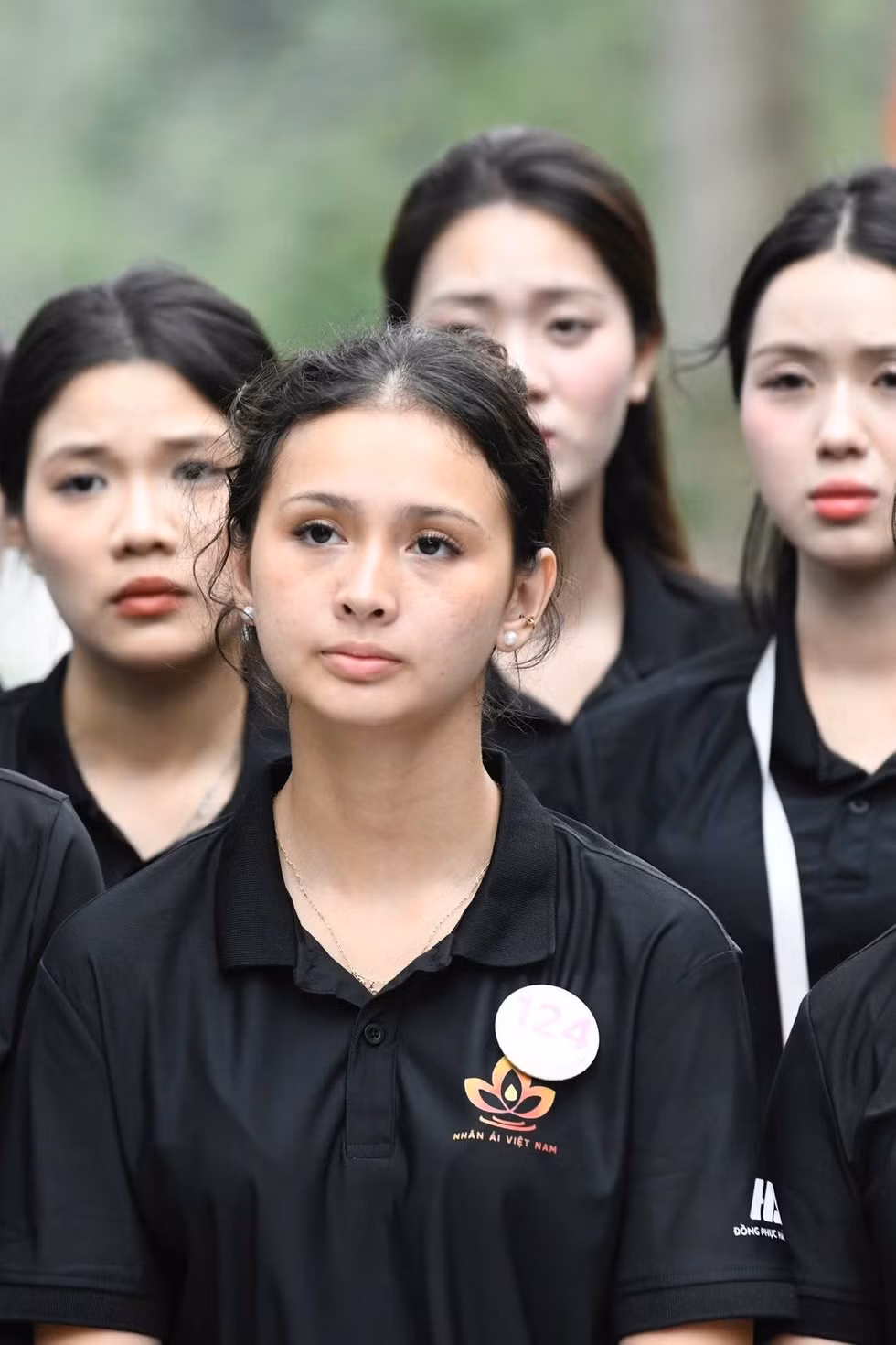 53 thí sinh Hoa hậu Việt Nam lặng người khi đến 'lò vôi thế kỷ' Vị Xuyên