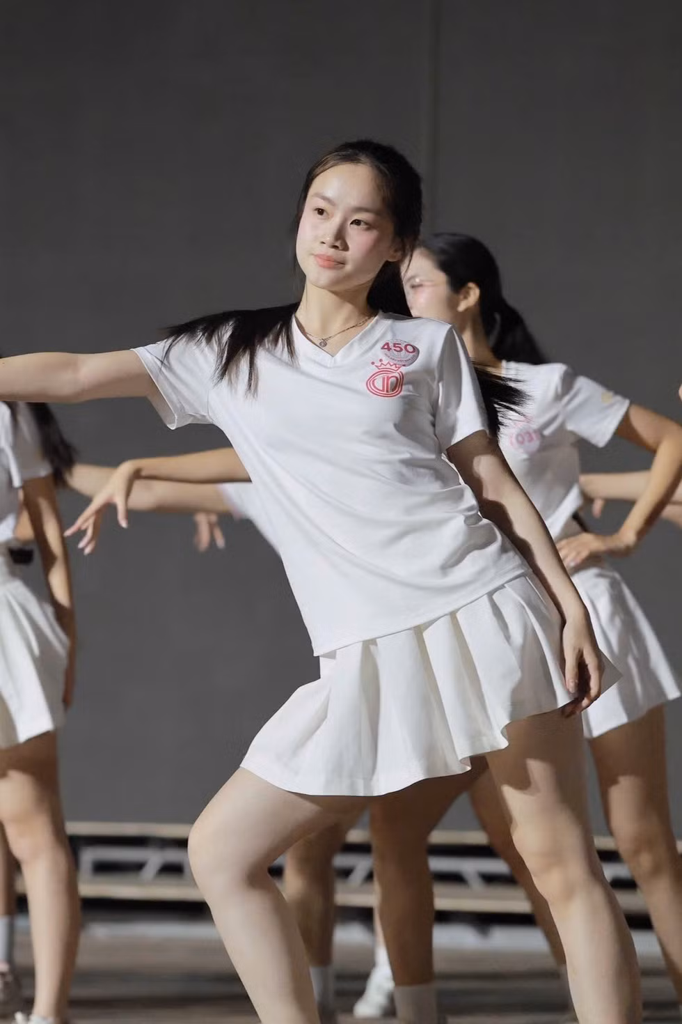 Thí sinh Hoa hậu Việt Nam 2026 tập luyện đến 2h sáng