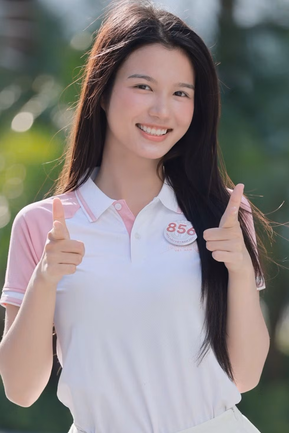 Thử thách ứng xử ở Hoa hậu Việt Nam: 'Bố mẹ là nông dân, tôi vẫn tự tin' 