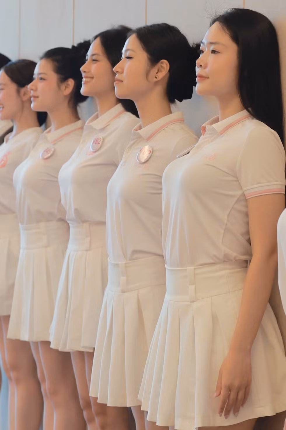 Bên trong phòng tập của 53 cô gái Hoa hậu Việt Nam 
