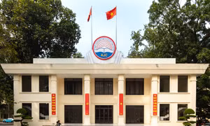 Trường đại học nhuộm sắc đỏ chào mừng Đại hội Đảng