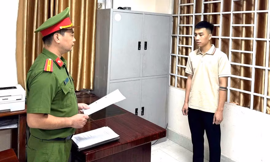 Thái Nguyên: Khởi tố chủ cửa hàng bán gần 1.000 sản phẩm giả mạo Adidas, Dior