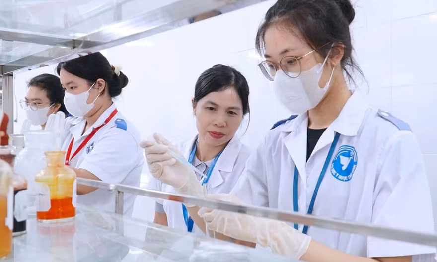 Thái Nguyên đưa giảng viên, sinh viên y khoa về hỗ trợ các xã khó khăn