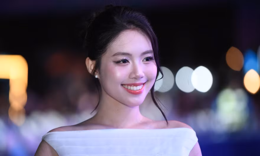 Hàng nghìn người đổ về phố đi bộ Trần Nhân Tông