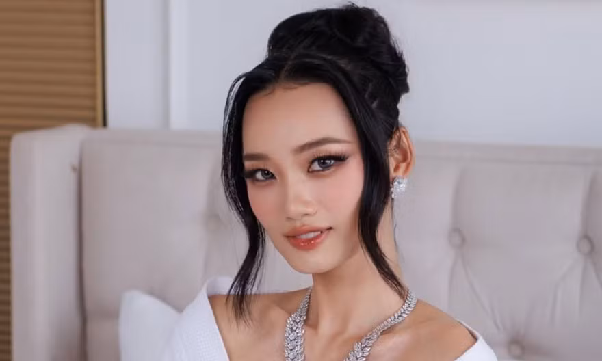 Hoa hậu Quỳnh Anh bị cấm diễn 6 tháng