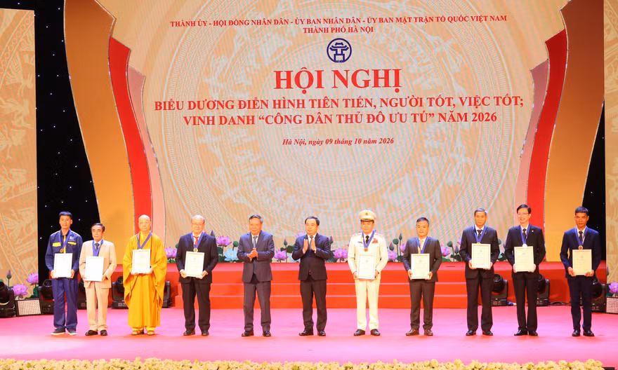 Hà Nội vinh danh 9 công dân Thủ đô ưu tú năm 2026