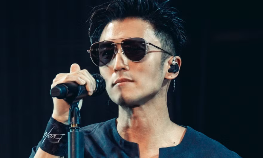 Tạ Đình Phong yêu chiều, bảo bọc Vương Phi