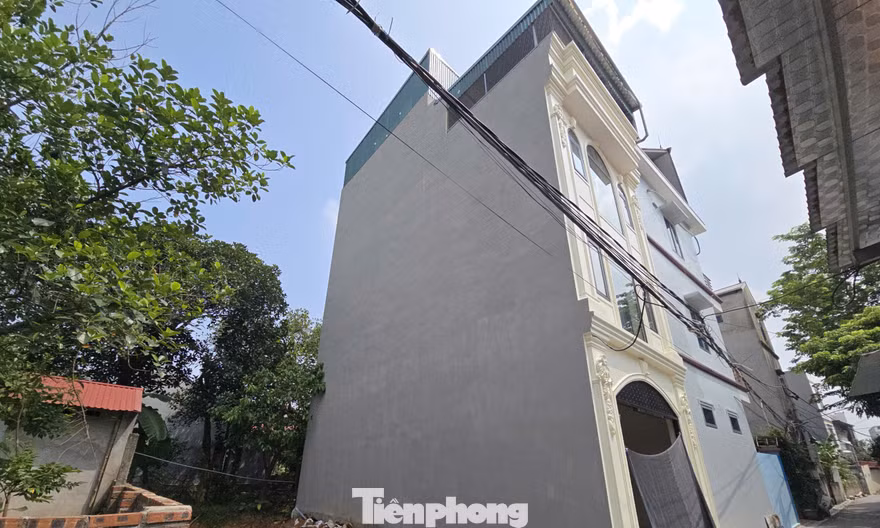 Xây nhầm nhà trên đất hàng xóm: Đã tháo móng, vẫn chờ thỏa thuận để 'chuyển nhà'
