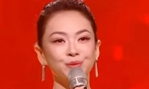 Gương mặt Chương Tử Di làm sao vậy