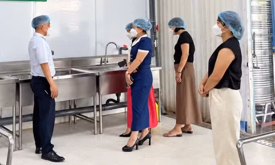 Thái Nguyên: Hàng chục học sinh nghi bị ngộ độc thực phẩm