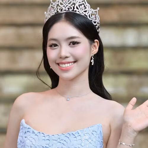 Á hậu Châu Anh trước khi kết thúc nhiệm kỳ 