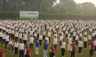 Gần 2.000 người tham gia đồng diễn dưỡng sinh vì sức khỏe cộng đồng