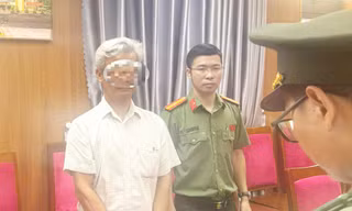 Bắt tạm giam giám đốc trung tâm tiếng Anh vì 'thổi phồng' chương trình học