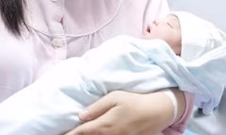 Đặt cược sinh mạng để giữ con: Cái kết nghẹt thở của sản phụ từng vỡ tử cung