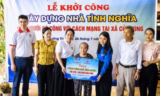Khởi công Nhà nhân ái, trao công trình ‘Ánh sáng tri ân’ tại Quảng Trị 