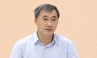 Trước khi bị bắt, Thứ trưởng Trần Văn Thuấn từng giữ những vị trí nào trong ngành y tế?