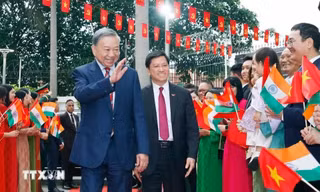 Tổng Bí thư, Chủ tịch nước gặp gỡ cộng đồng người Việt Nam tại Ấn Độ