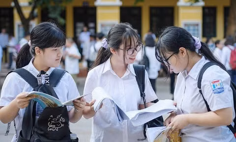 Trượt lớp 10 công lập, học sinh vẫn được bảo đảm cơ hội đi học