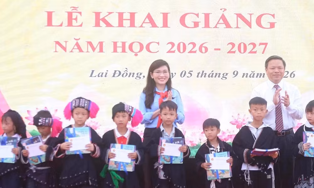 Hơn 250 học sinh dân tộc thiểu số đón khai giảng tại điểm trường vùng khó