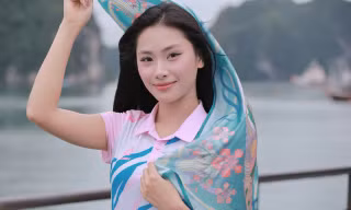 53 cô gái Hoa hậu Việt Nam giữa non nước vịnh Lan Hạ 