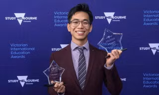 Du học Australia 10 năm, nghiên cứu sinh người Việt giành giải thưởng cao nhất với nghiên cứu AI về nguy cơ tự tử