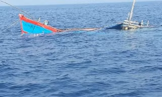 Sau vụ chìm tàu 3 người mất tích, thêm một tàu cá Quảng Ngãi khác cùng 38 ngư dân bị hỏng bánh lái ở Trường Sa